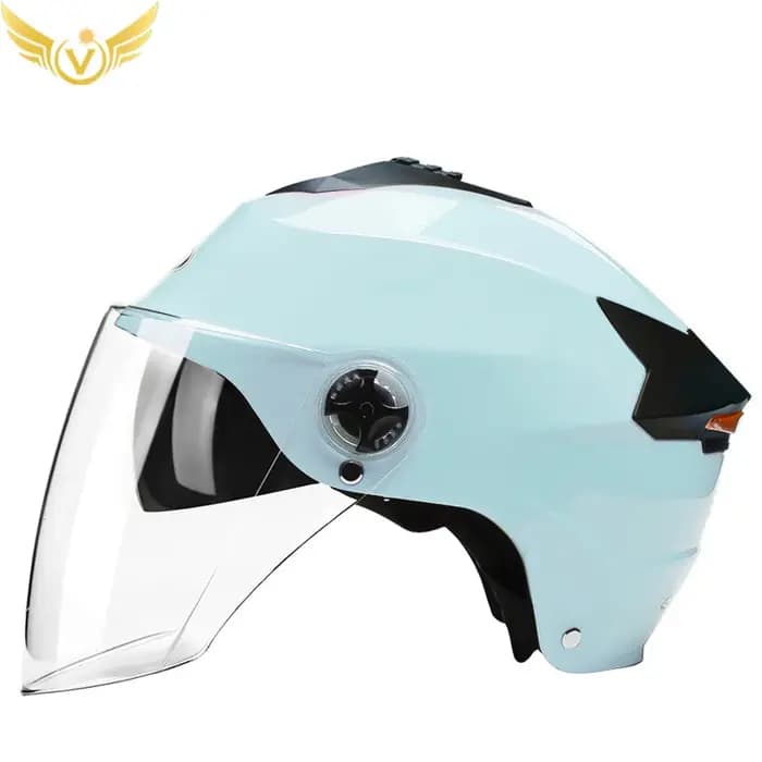 Casques de moto avec lumières Led