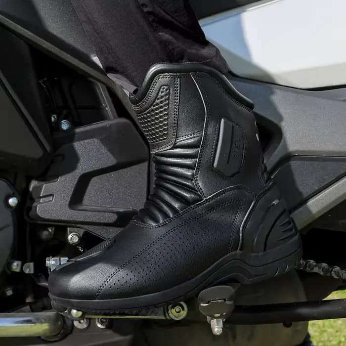 Bottes de moto noires pour hommes