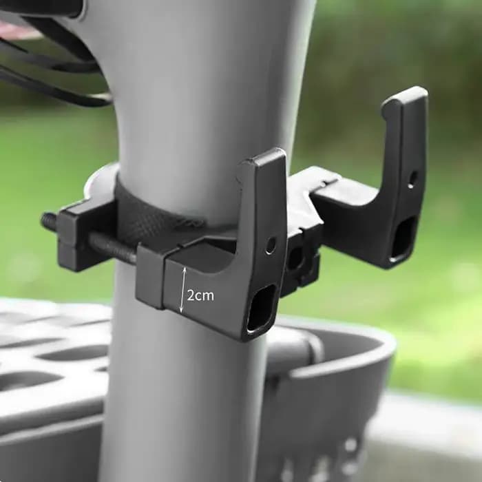 Support de rangement pour casque de moto