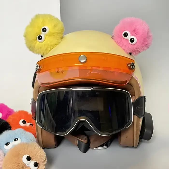 2 pièces casque de Moto doux grands yeux décoration mignon boule en peluche pour Motocross intégral hors route