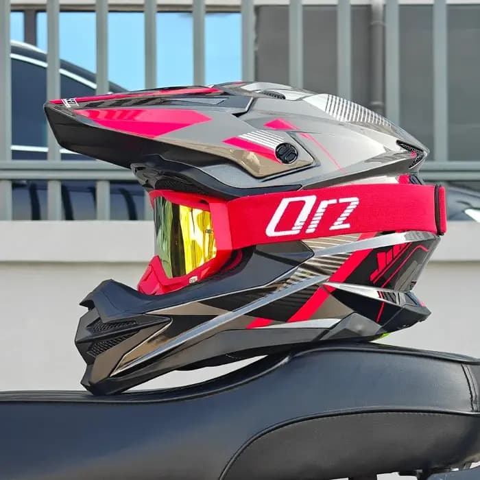 Casque de moto tout-terrain de haute qualité, casque intégral pour VTT DH, certifié DOT pour la course sur sentier et la conduite