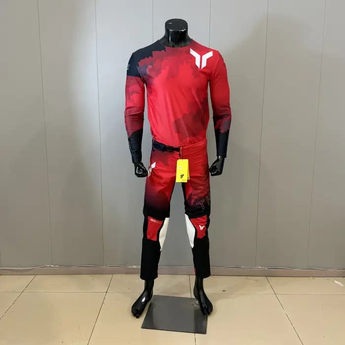 Veste et pantalon de moto tout-terrain