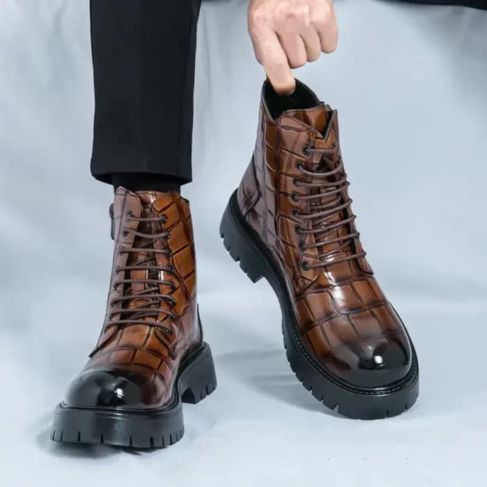 Nouvelles bottes rétro haut de gamme à semelles épaisses augmentant la hauteur pour l'automne et l'hiver