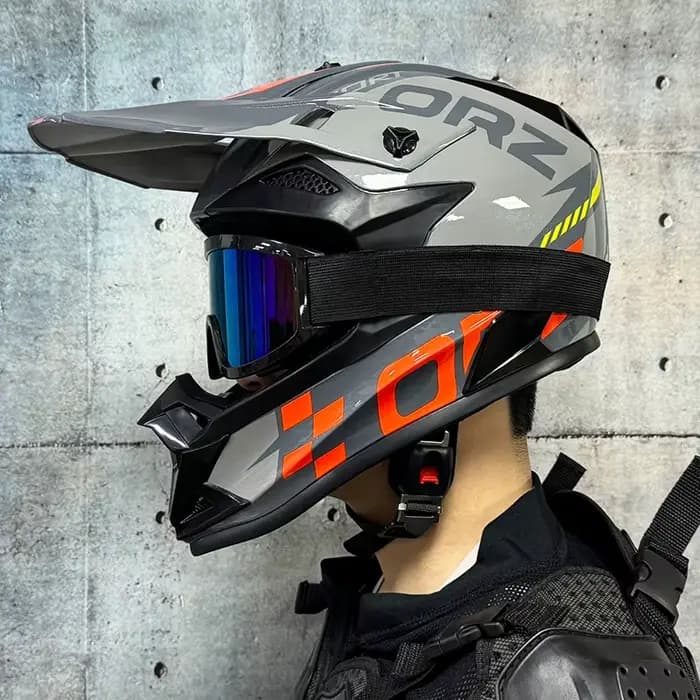 Casque de moto tout-terrain
