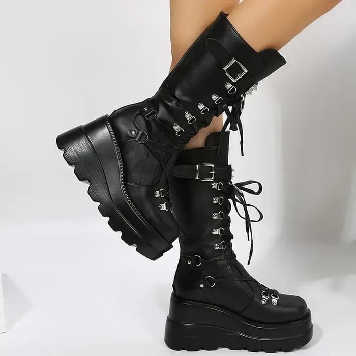 Bottes de moto gothiques à plateforme pour femmes, bottines de Combat Punk avec sangle à boucle et rivets pour femmes, talons compensés à fond épais, mi-mollet
