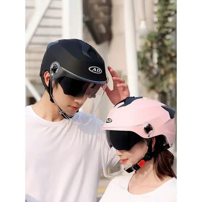 Casques de moto avec lumières Led