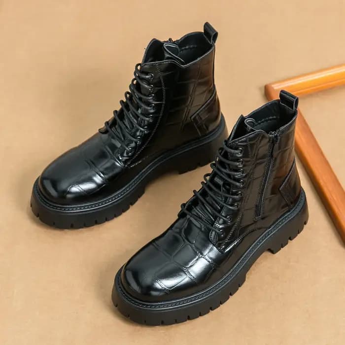 Nouvelles bottes rétro haut de gamme à semelles épaisses augmentant la hauteur pour l'automne et l'hiver