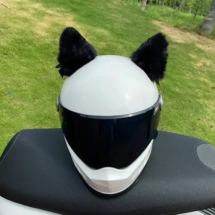 Casque de moto en peluche