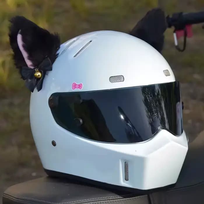 Casque de moto en peluche