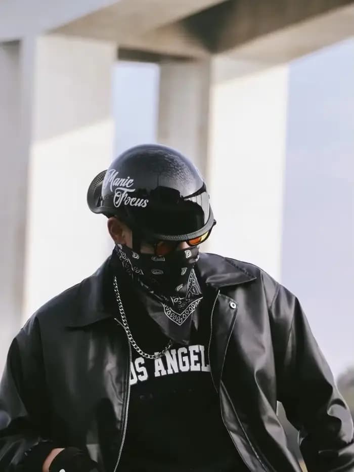 Casque de moto rétro pour la conduite urbaine