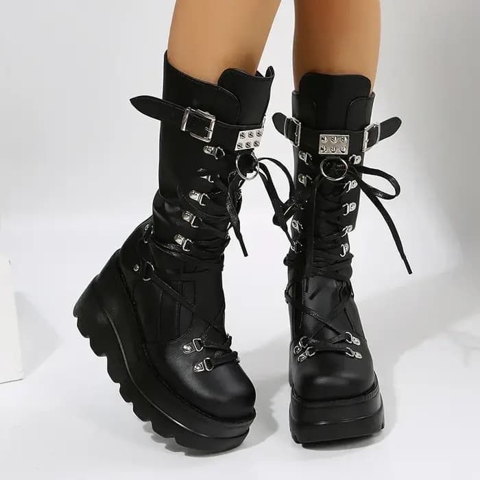 Bottes de moto gothiques à plateforme pour femmes, bottines de Combat Punk avec sangle à boucle et rivets pour femmes, talons compensés à fond épais, mi-mollet