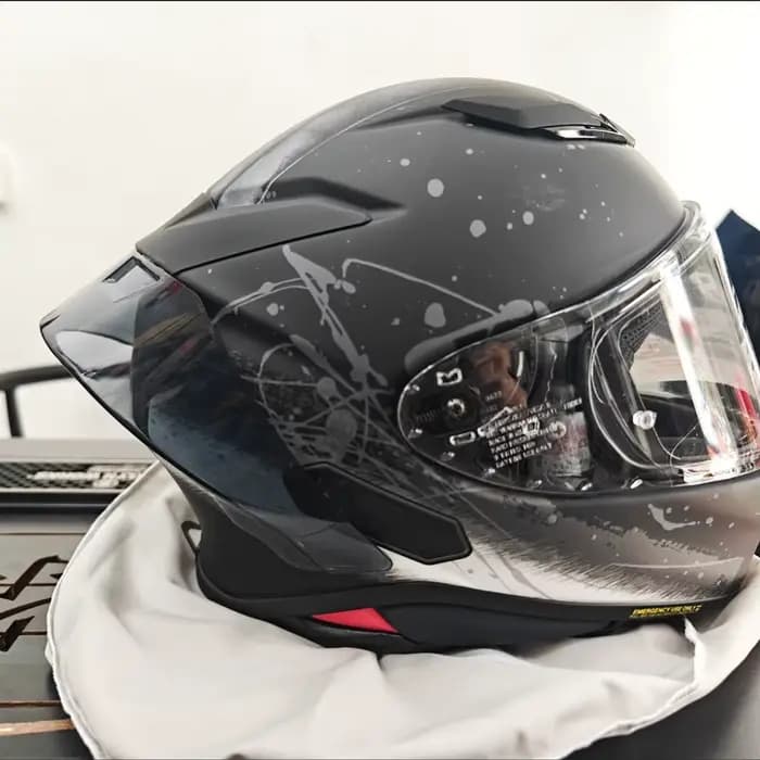 Nouveau spoiler arrière de casque de moto